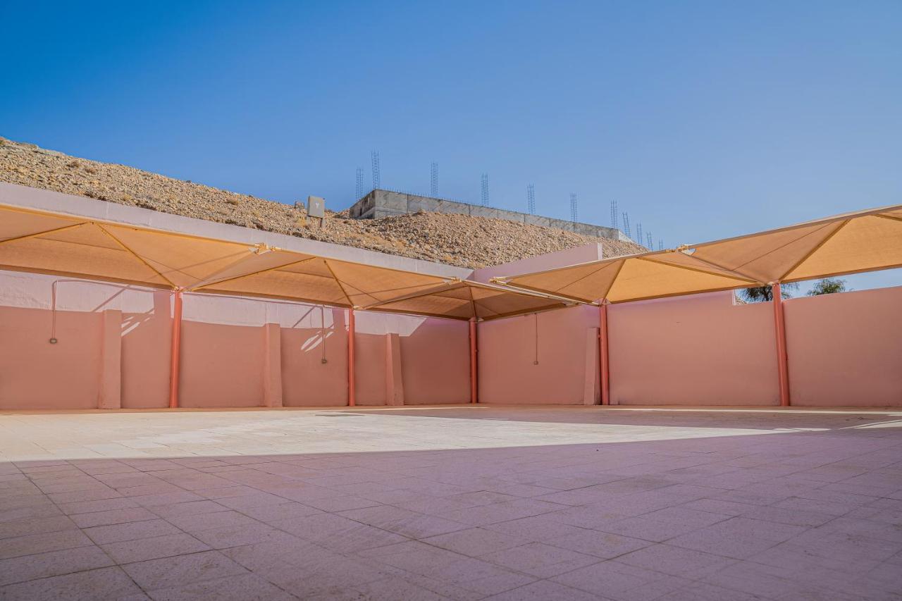Arkan Al Barzah Hotel Apartment Szúr Kültér fotó