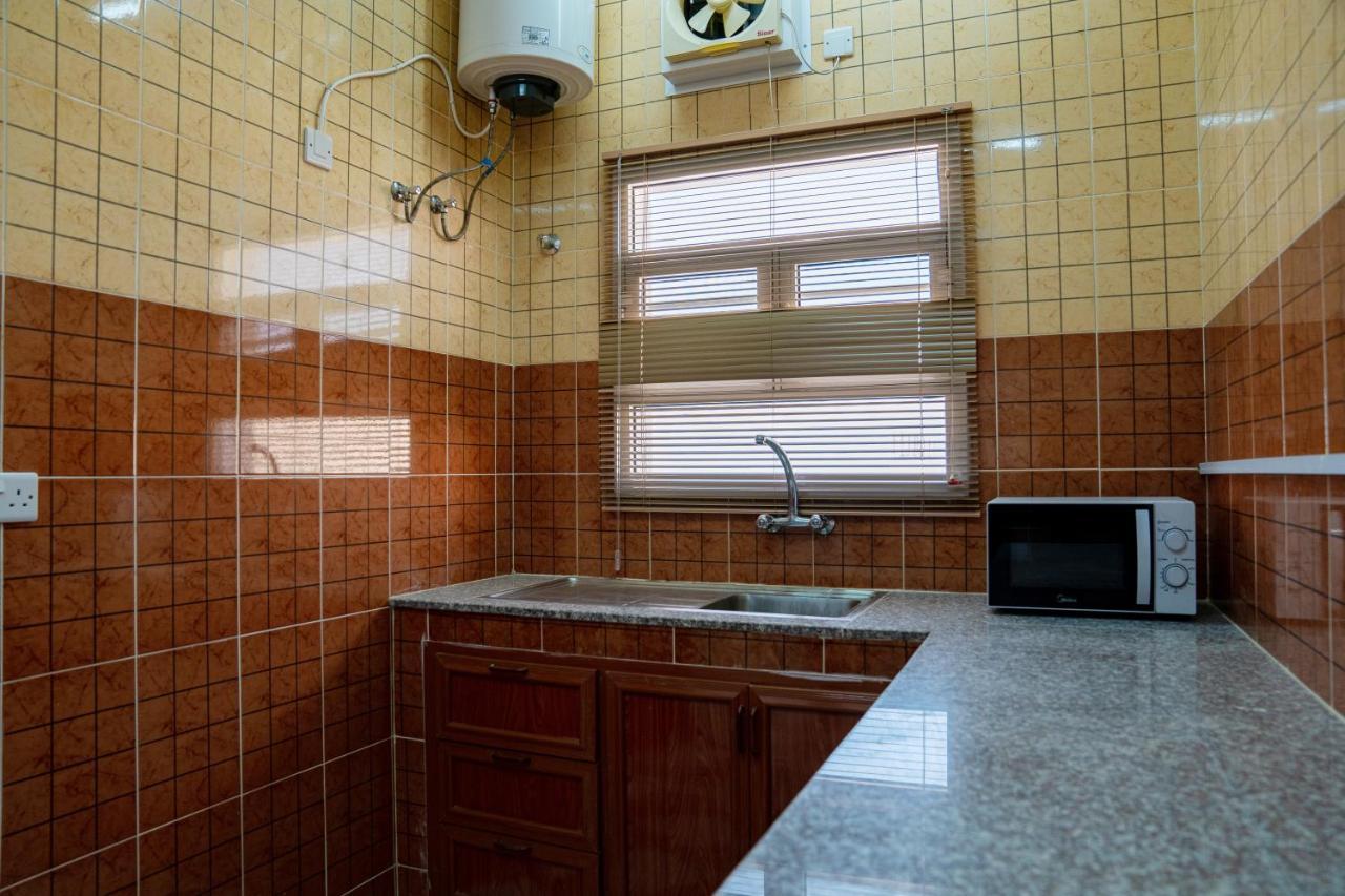 Arkan Al Barzah Hotel Apartment Szúr Kültér fotó