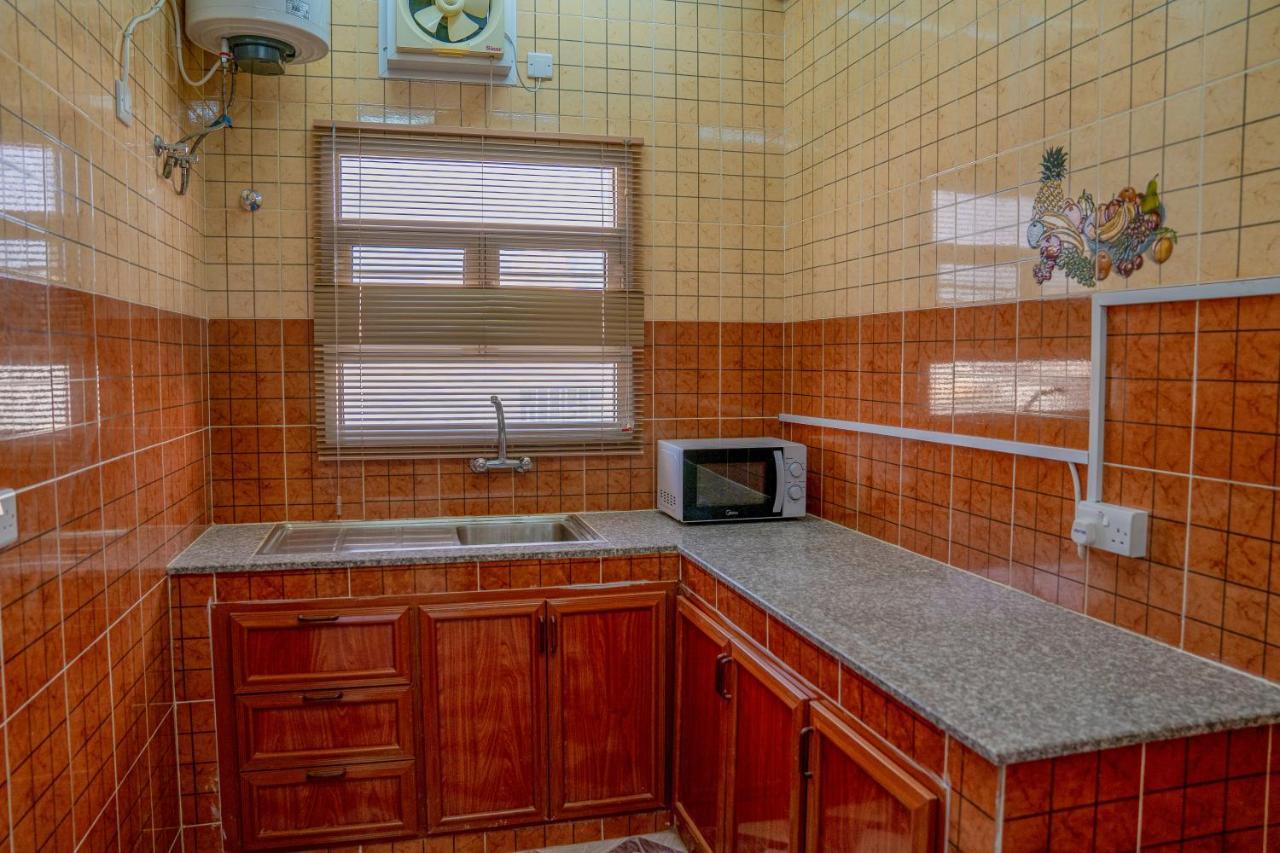Arkan Al Barzah Hotel Apartment Szúr Kültér fotó